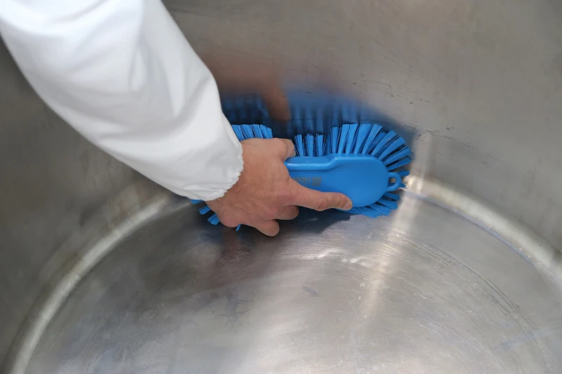 Brosse radiale bleue poils moyens