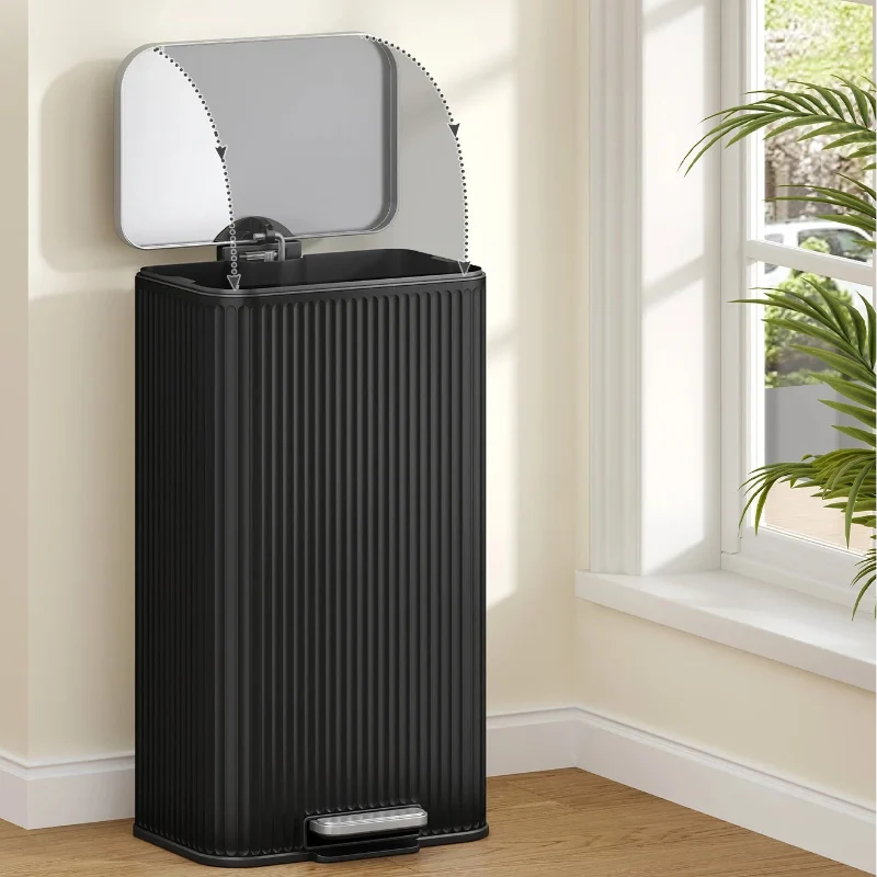 Poubelle 30L noire en inox