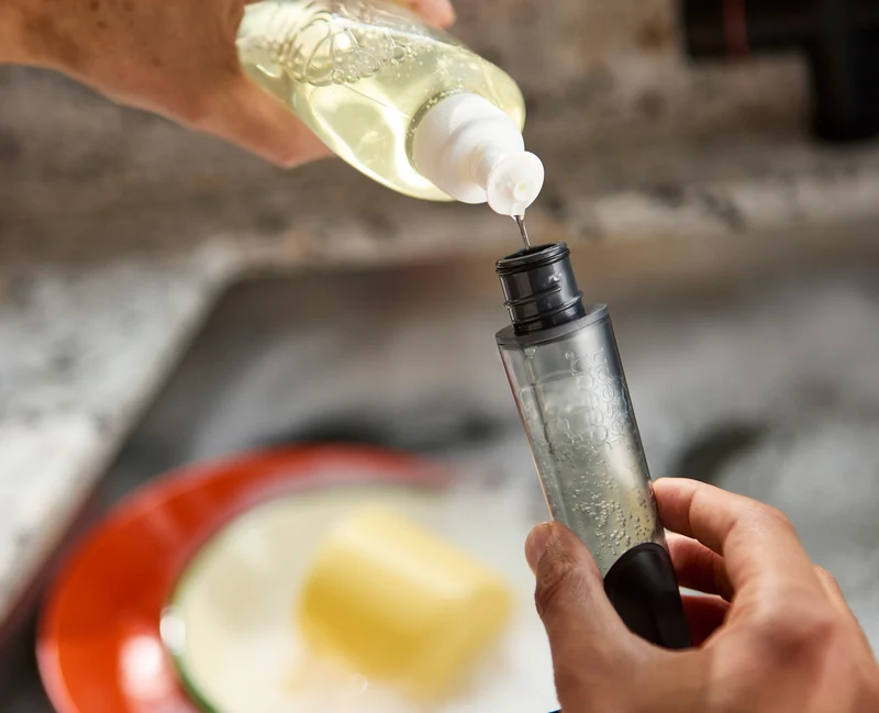 Brosse à Vaisselle et Distributeur de Savon avec Support Inox et 6 Têtes de Rechange