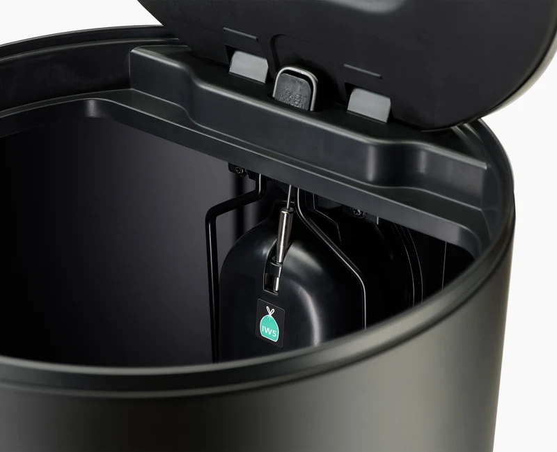 Set De Démarrage Arc™ 30L Pour Poubelle À Pédale Noire Mate, Ouverture Facile