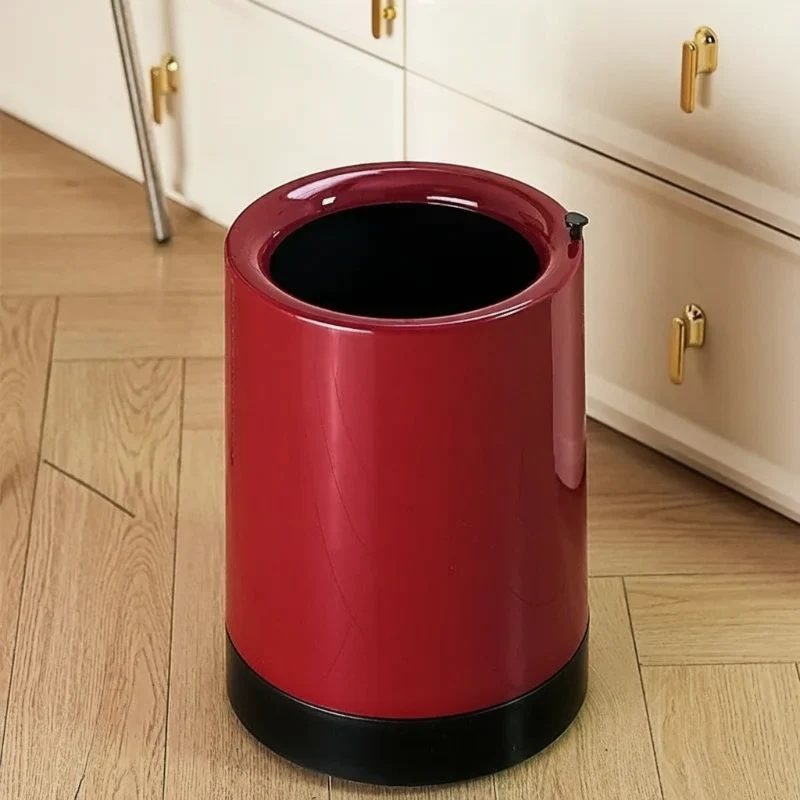 Poubelle en plastique design minimaliste