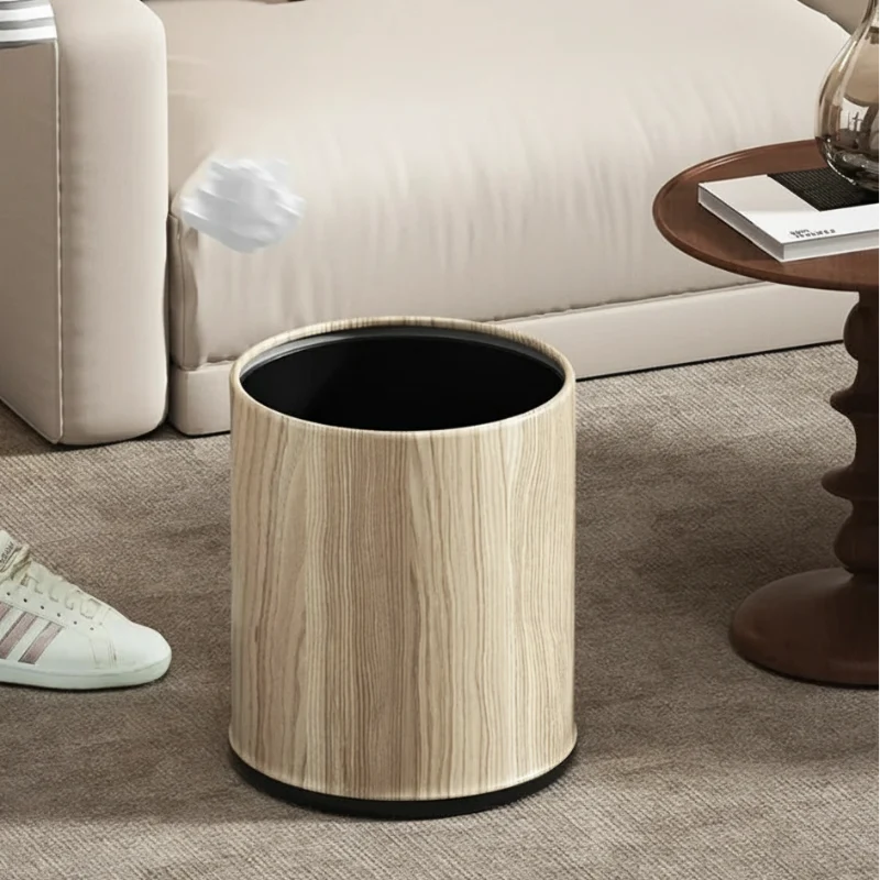 Poubelle en bois moderne