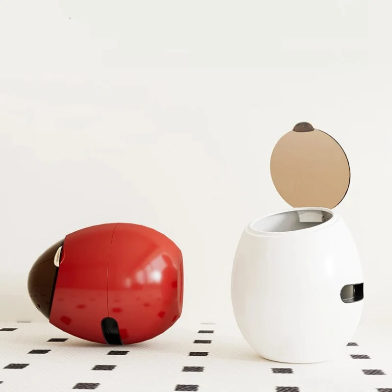 Poubelle moderne design oeuf