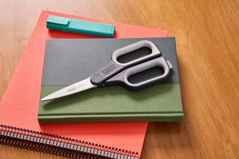 Ciseaux Polyvalents avec Coupe Carton PlusCut™
