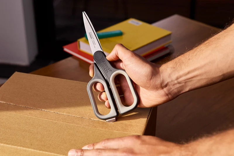 Ciseaux Polyvalents avec Coupe Carton PlusCut™