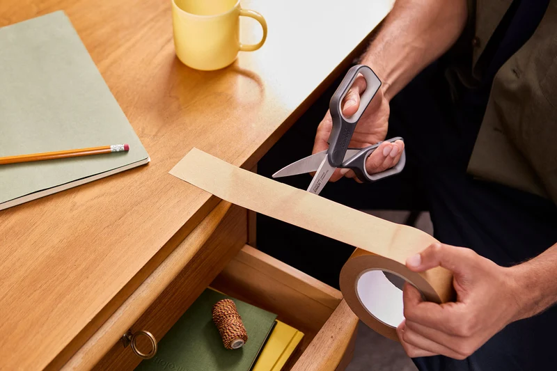 Ciseaux Polyvalents avec Coupe Carton PlusCut™