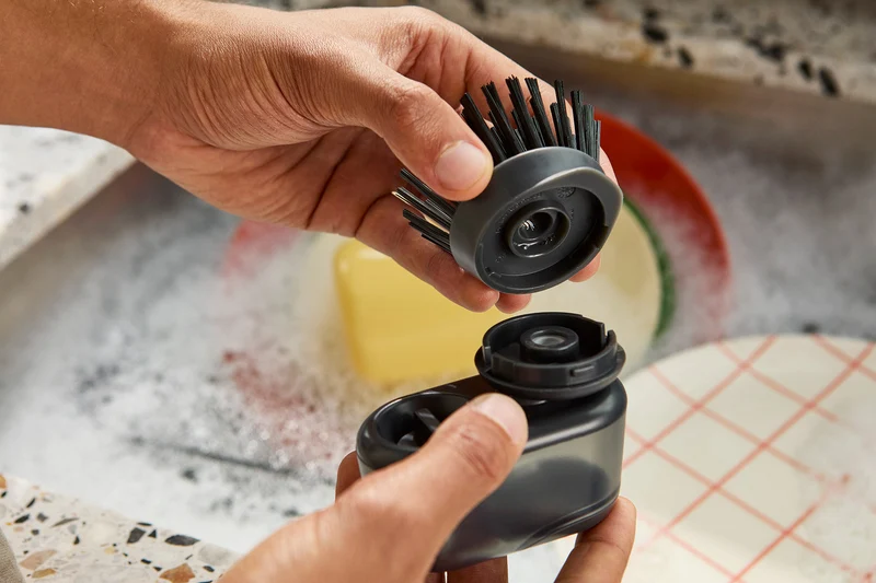 Brosse à Vaisselle à Paume avec Support SinkTech™
