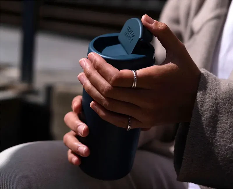 Grand Mug Réutilisable Bleu 454ml Sipp™