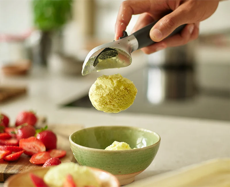 Cuillère à glace Elevate™ grise