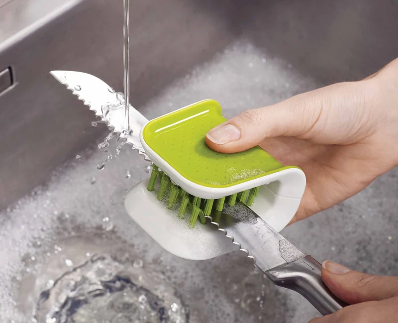 Brosse Couteaux et Couverts BladeBrush™