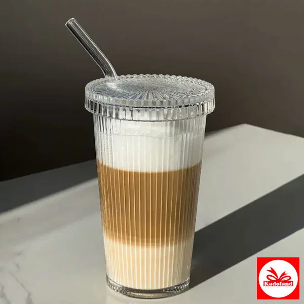 Kadoland Latte Glass with Lid + Glass Straw