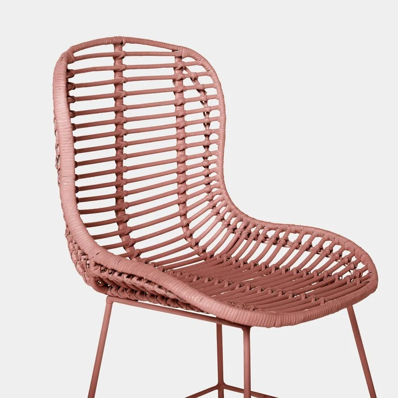 KLAST Chaise de Salle à Manger Leo en Rotin de Couleur Terracotta et Pieds en Métal, Design Artisanal Unique pour Ajouter Une Touche de Charme à Votre Intérieur