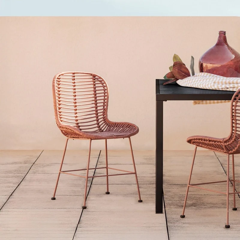 KLAST Chaise de Salle à Manger Leo en Rotin de Couleur Terracotta et Pieds en Métal, Design Artisanal Unique pour Ajouter Une Touche de Charme à Votre Intérieur