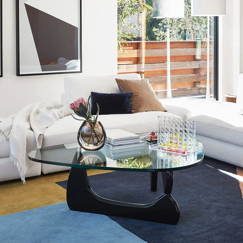 Table basse triangulaire moderne avec plateau en verre et base en bois – Petite table basse abstraite pour salon, bureau à domicile