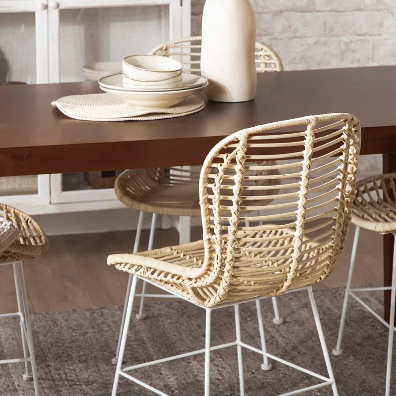 KLAST Lot de 2 Chaises de Salle à Manger en Rotin Naturel avec Pieds Blancs, Design Artisanal, Résistant et Durable, avec des Variations Uniques de Couleur