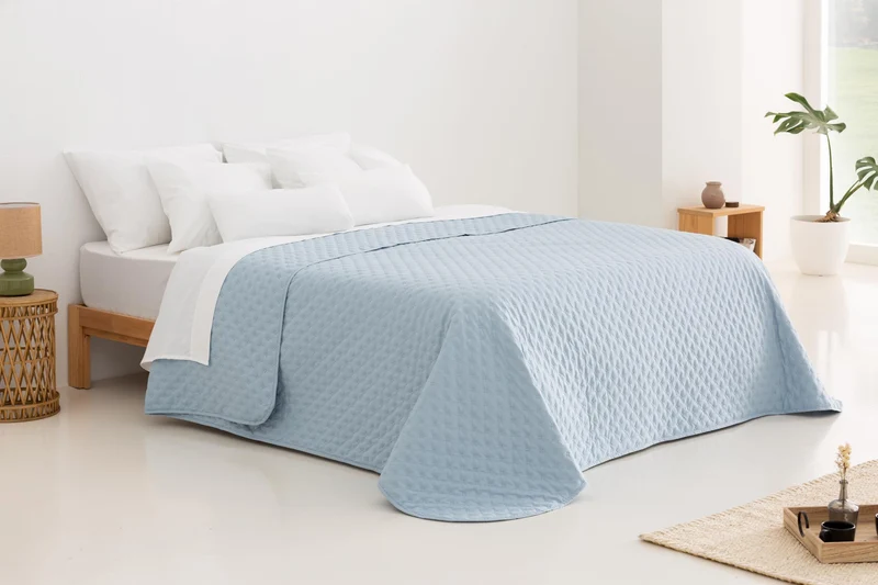 Todocama Underzy - Couvre-lit boutis Fin avec Motif étoiles, pour Printemps, été, Automne et Hiver. 100% Microfibre Extra Douce - Housse de lit Multifonction pour lit de 140/150/160-250 x 260 cm