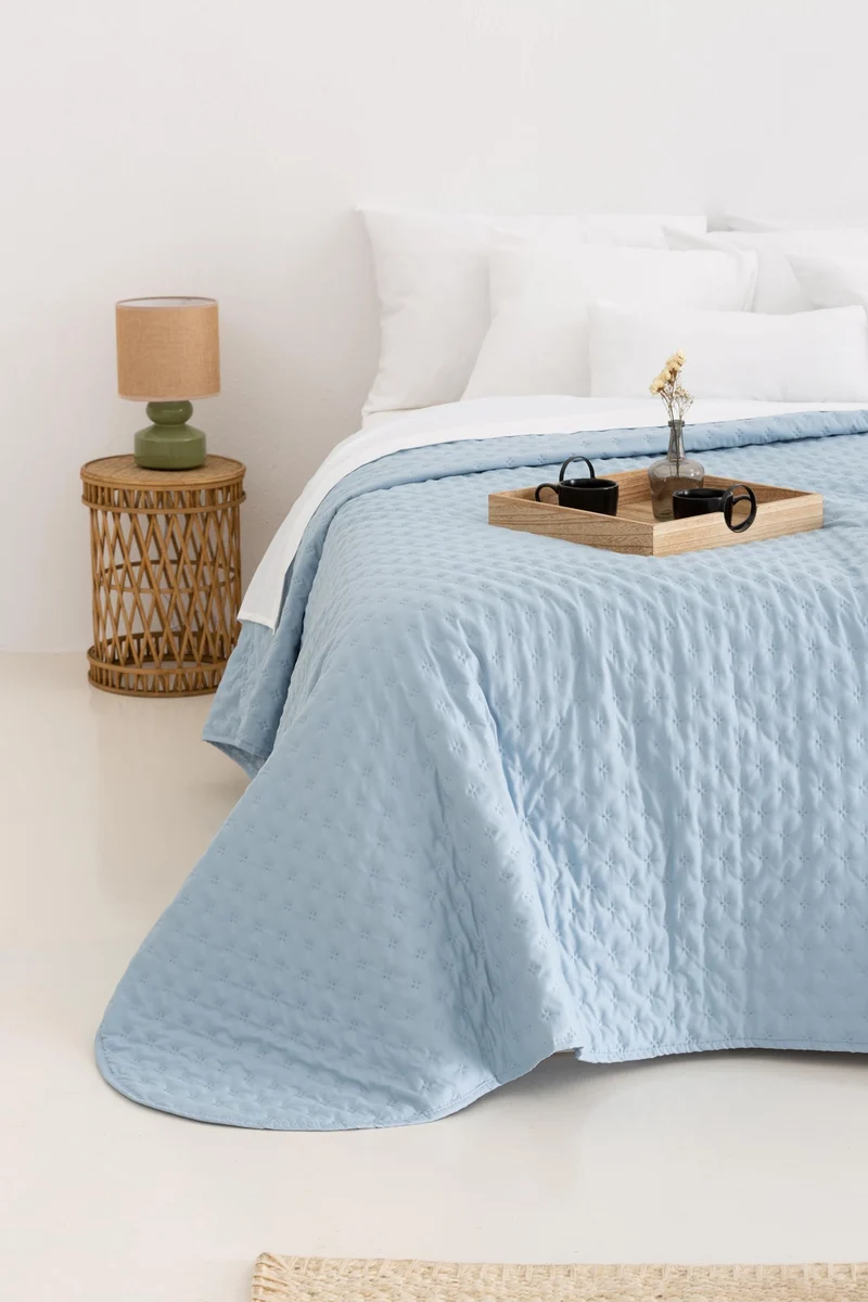 Todocama Underzy - Couvre-lit boutis Fin avec Motif étoiles, pour Printemps, été, Automne et Hiver. 100% Microfibre Extra Douce - Housse de lit Multifonction pour lit de 140/150/160-250 x 260 cm
