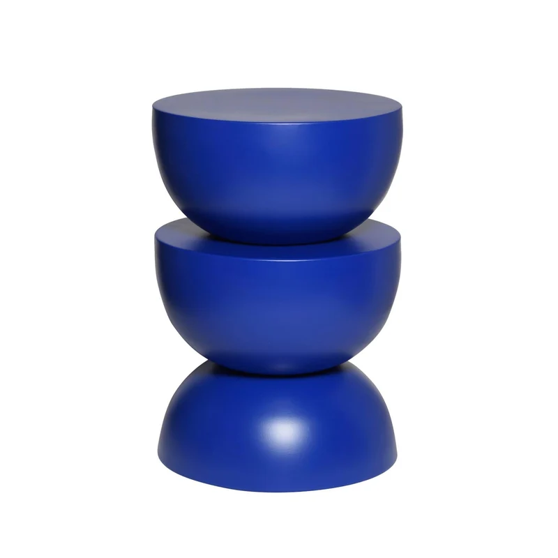 sweeek - Table d'appoint. Bout de canapé. Table de Chevet en métal. Bleu. Coumba. Ø32 x H 46.5cm