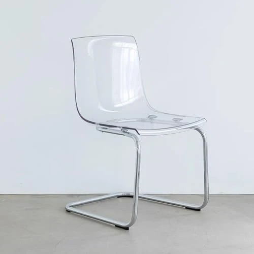 Lot de 2 chaises de salle à manger modernes en acrylique transparent style fantôme avec pieds en métal argenté pour cuisine, mariages, restaurants et banquets