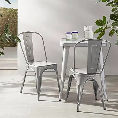 Amazon Basics Lot de 4 chaises de salle à manger empilables en métal avec dossier pour bistrot, cuisine, intérieur et extérieur, Gris Foncé, 51 x 43 x 85 cm