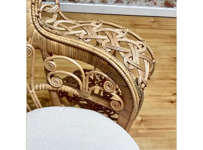 Fauteuil Emmanuelle H.147 cm en rotin tressé avec Un Coussin Blanc - Peacock