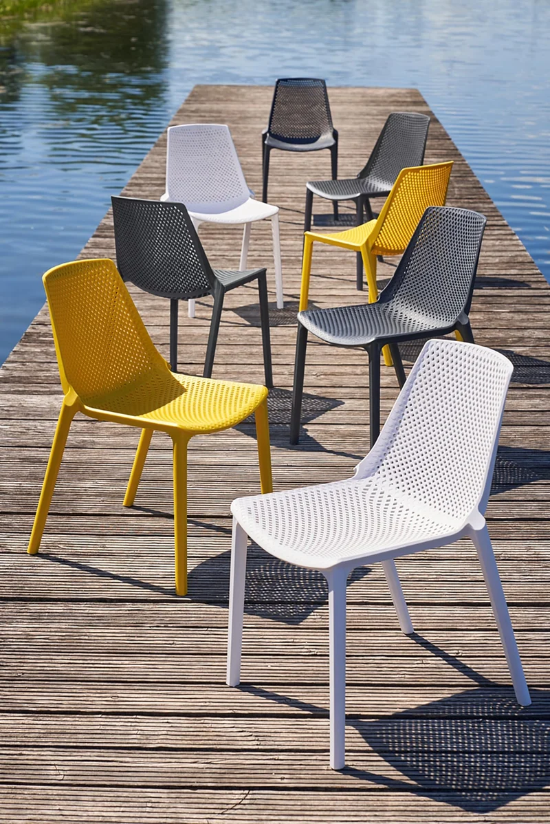 METRO Professional Chaise de terrasse PAM, Polypropylène, 47 x 56 x 79 cm, Empilable, Jaune Moutarde (Jaune Moutarde)