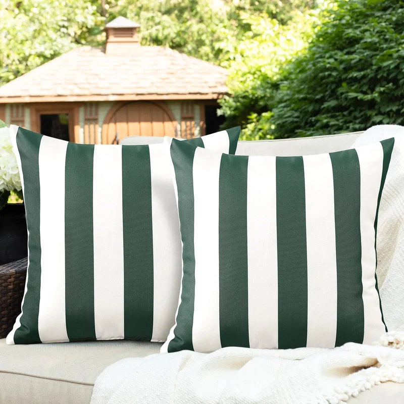 Ohok Lot de 2 housses de coussin décoratives imperméables à rayures pour canapé, salon, balcon, jardin, voiture - Vert - 45 x 45 cm
