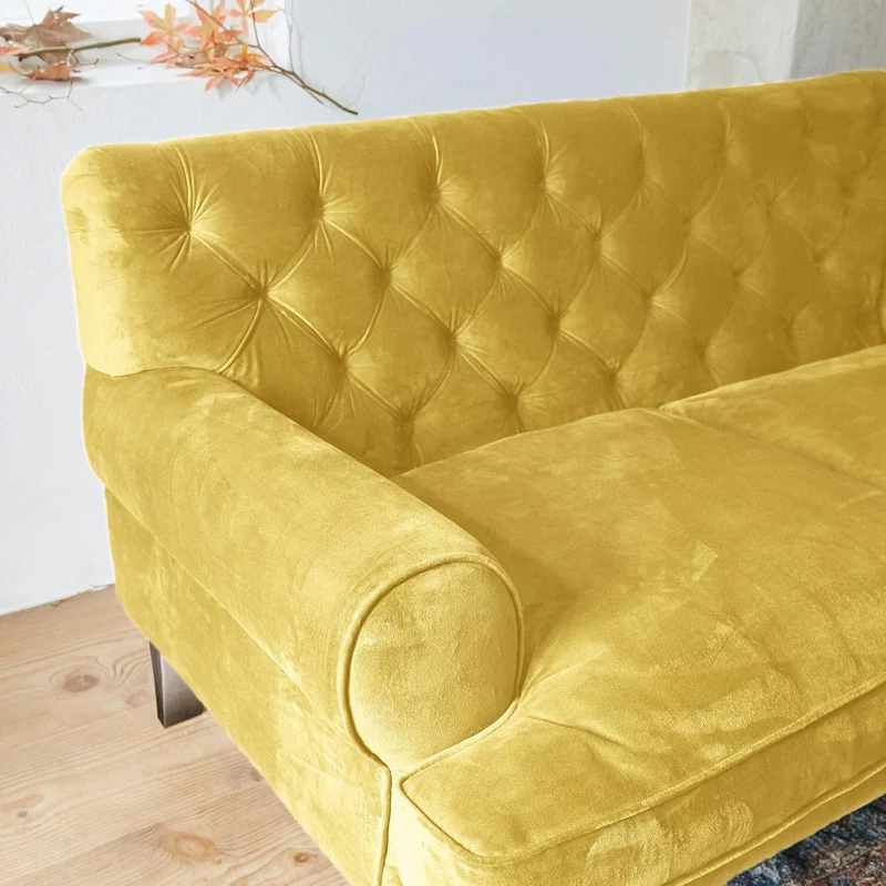Loberon Canapé Carme, Chesterfield, surpiqué, toucher doux, aspect élégant, housses de coussin amovibles, meubles de siège, bois de manguier, velours de polyester, polyester, jaune
