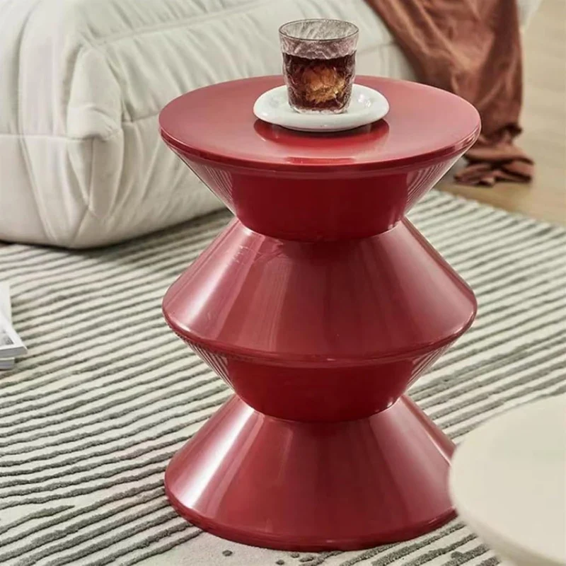 Petite table d'appoint ronde en plastique moderne et légère pour salon et chambre à coucher, design unique, table basse fonctionnelle (rouge)