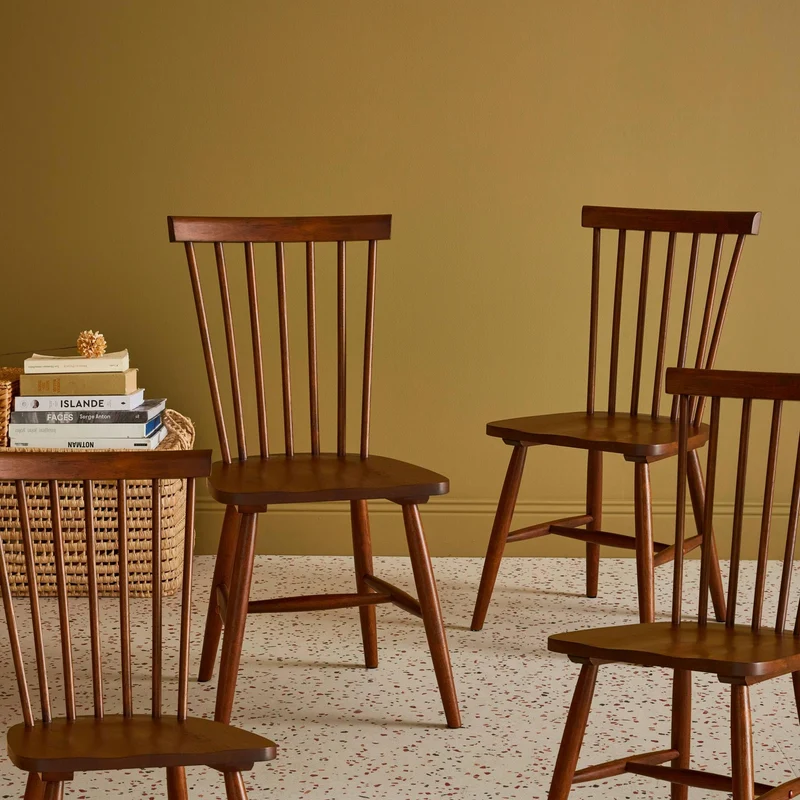 sweeek - Lot de 4 chaises Noyer à barreaux en Bois d'hévéa. Romie. L 50.8 x P 44.2 x H 90cm.