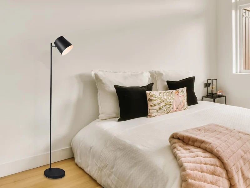 Reality Leuchten RL LIVE YOUR LIGHT Lampadaire LED Blake R42111132 en métal noir mat avec LED 4,5 W, fonctionnement sur batterie, port USB avec fonction de charge
