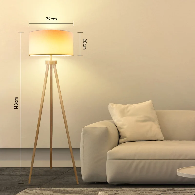 Aigostar Lampadaire Sur Pied Salon Vintange,Lampadaire Trépied en Bois,Ampoule Non Incluse,Compatible Ampoule LED E27,Avec Interrupteur à Pied et Abat-Jour en Lin,Idéal Salon,Chambre,Bureau