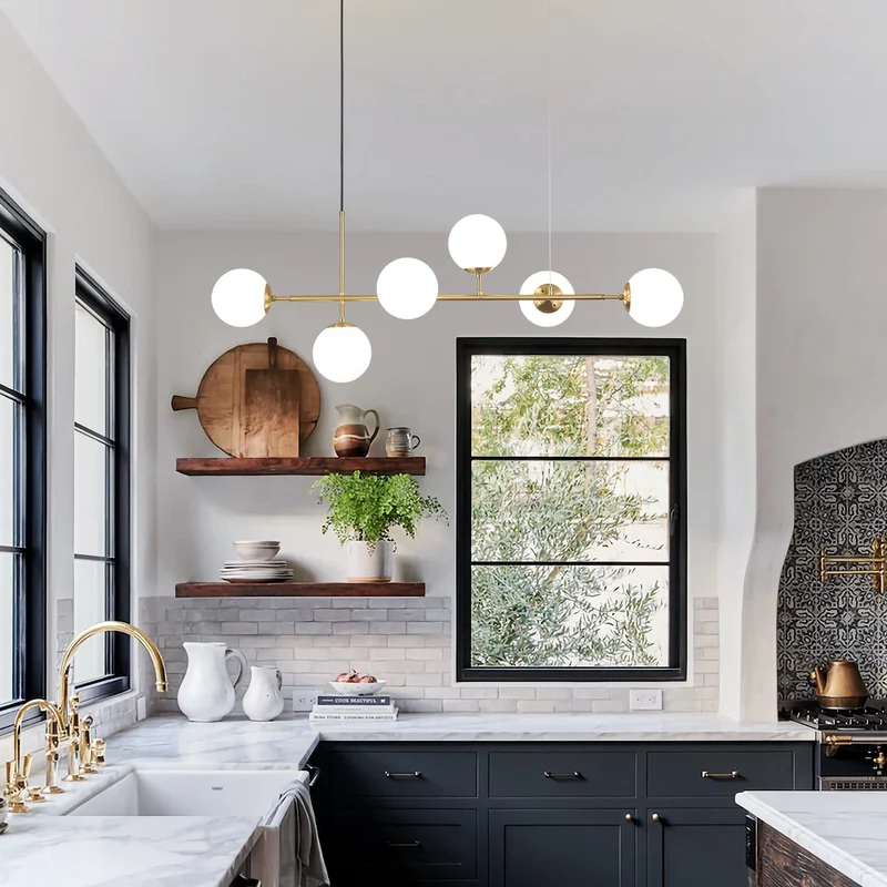 KCO Lighting Lustre Vintage en Verre à 6 Lumières Pour Salon, Lustre Linéaire Moderne en Forme de Globe Blanc, Luminaire Suspendu Doré en Laiton du Milieu du Siècle Pour Cuisine