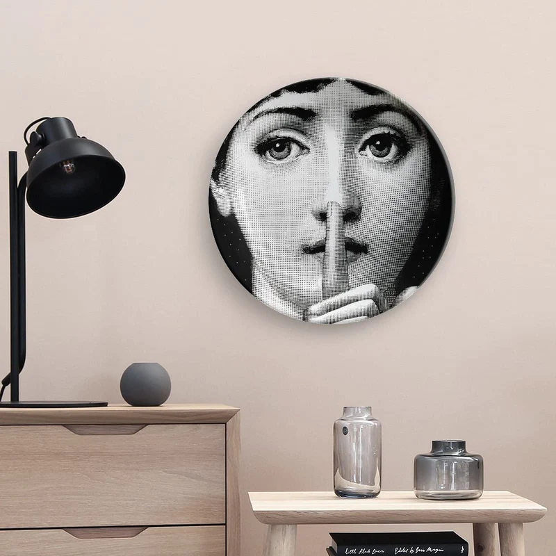 XYTDM Lina Cavalieri Assiette décorative murale avec support et crochet à ressort spécial, 25,4 cm, A4