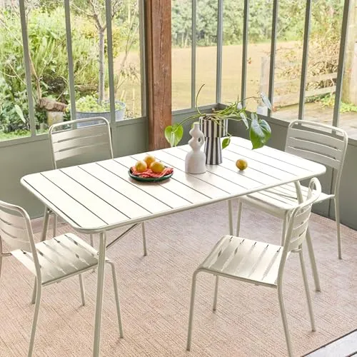 sweeek - Table de Jardin Pliante métal 4 Places. Beige. Amelia. 140x80cm. Traitement antirouille. Lattes et Bords arrondis.