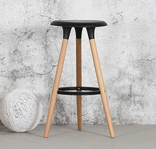KOSMI - Tabouret Noir Style scandinave Oslo avec Coque en résine Noire et Pieds en Bois Naturel