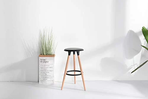 KOSMI - Tabouret Noir Style scandinave Oslo avec Coque en résine Noire et Pieds en Bois Naturel