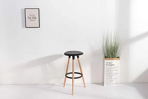 KOSMI - Tabouret Noir Style scandinave Oslo avec Coque en résine Noire et Pieds en Bois Naturel