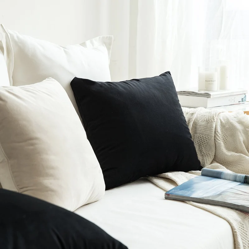 MIULEE 2 Housses de Coussin en Velours Décoratif Canapé Outgeek Home Decor Taie d'oreiller Super Doux Decoration Maison Salon Chambre pour Canapé Clic Clac 45 x45 cm 18"x18" Noir