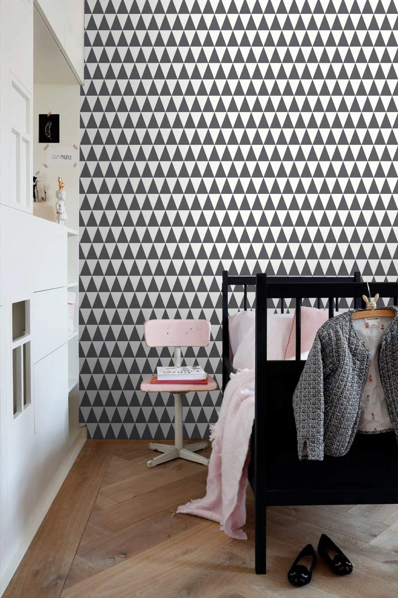 papier peint triangles géométriques graphiques noir et blanc mat - 148672 - d'ESTAhome.nl