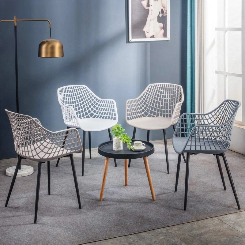 IDIMEX Lot de 4 chaises Lucia pour Salle à Manger ou Cuisine au Design Retro avec accoudoirs, Coque en Plastique Blanc et 4 Pieds en métal laqué Noir