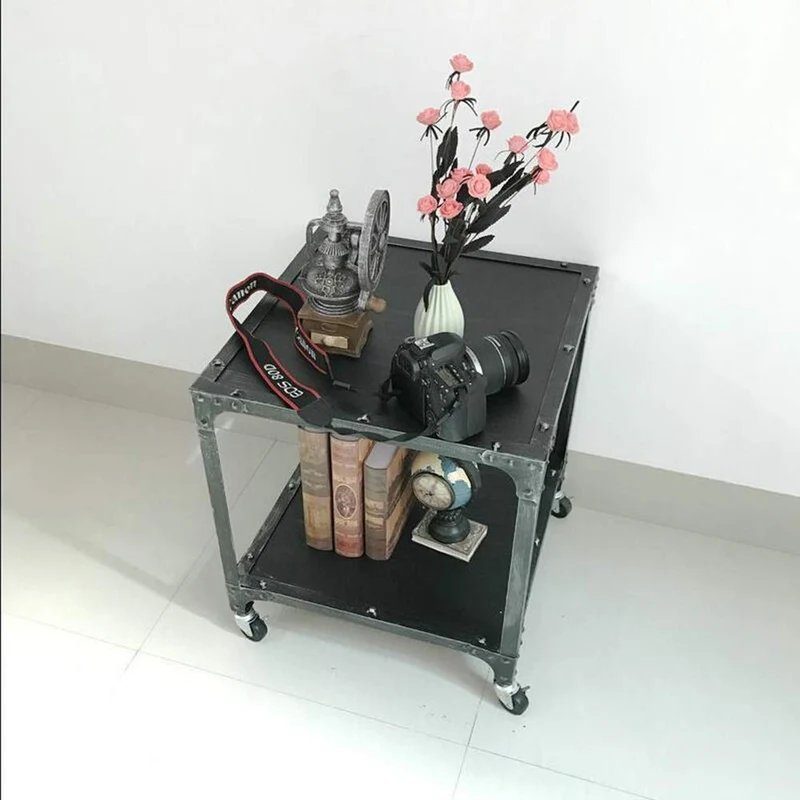 Jcnfa-Tables Table Basse Industrielle LOFT Américaine, Table Basse À roulettes en Fer, Table D'appoint Canapé Créatif, Table Basse Carrée avec Rivets, Noir