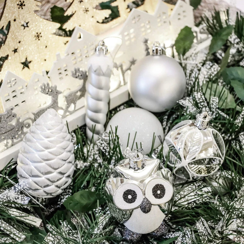 Victor's Workshop 90pcs Boules De Noël Boules De Noël Ensemble, Ruban Et Blanc en Plastique Incassable Boules De Noël Décoration, Sapin De Noël Pendentifs Cadeaux (Frozen Winter)