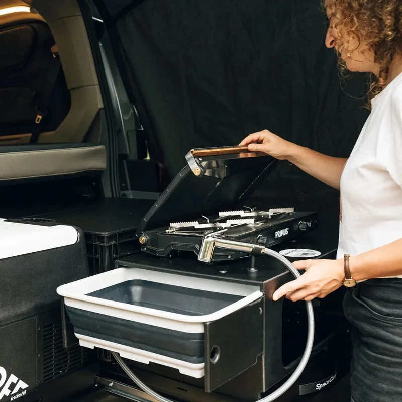 SpaceKitchen Küchenmodul (Heckküche) für VW T7 Multivan von SpaceCamper Modular