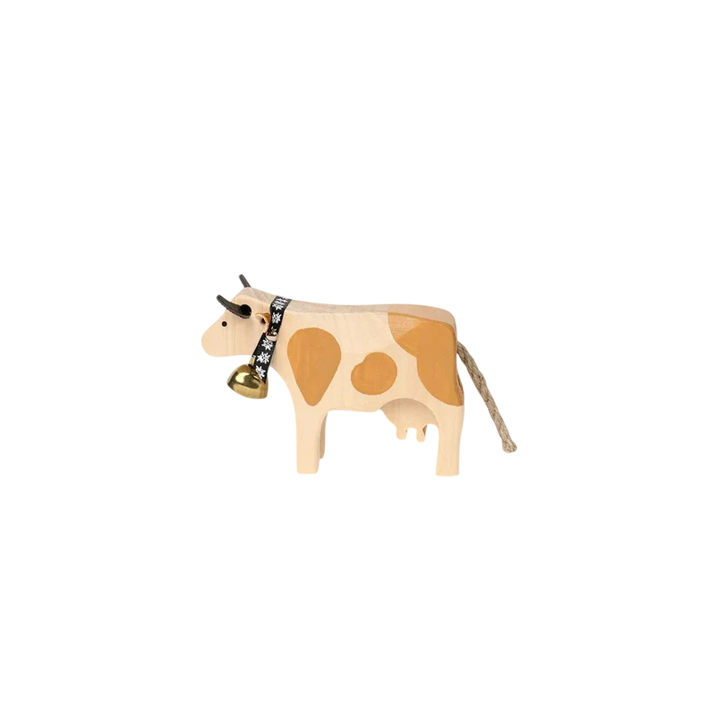 Trauffer Kuh 1 stehend Simmentaler