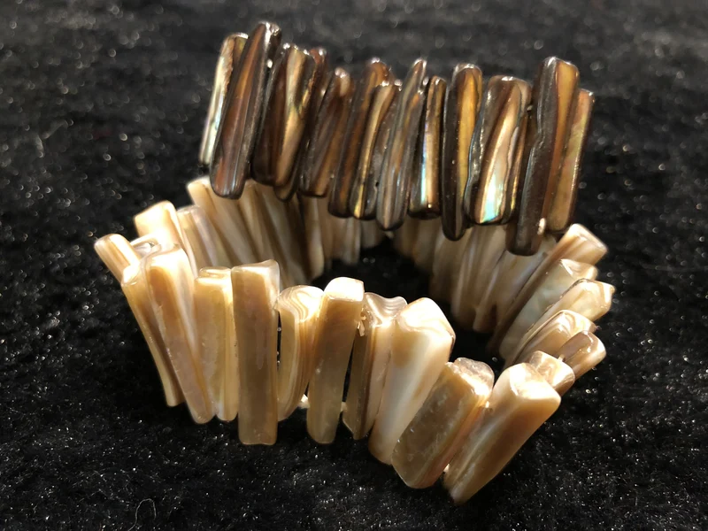 Set of Two Shell Stretch Bracelets