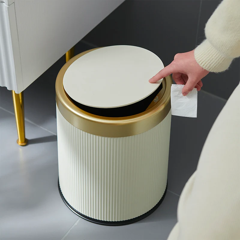 Poubelle Push en Plastique 8L GLINT Crème et Or