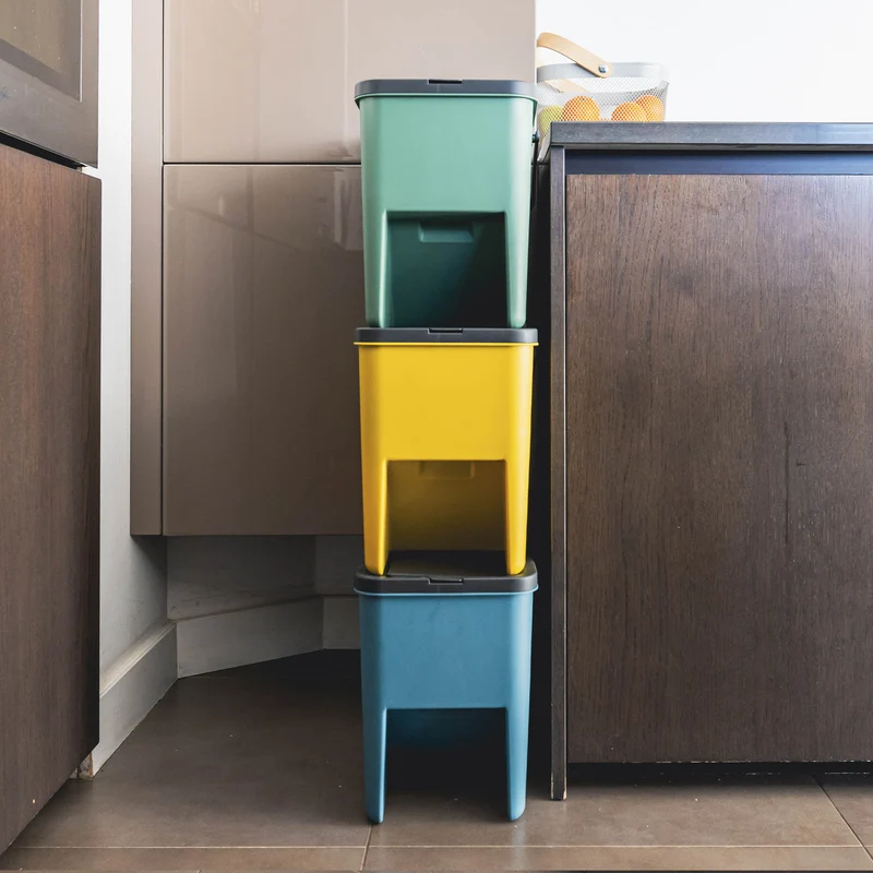 Lot de 3 poubelles Empilables 20L pour Recyclage BERGEN Poubelles de Tri Sélectif en Plastique, Couleurs Jaune, Bleu, Vert et Gris