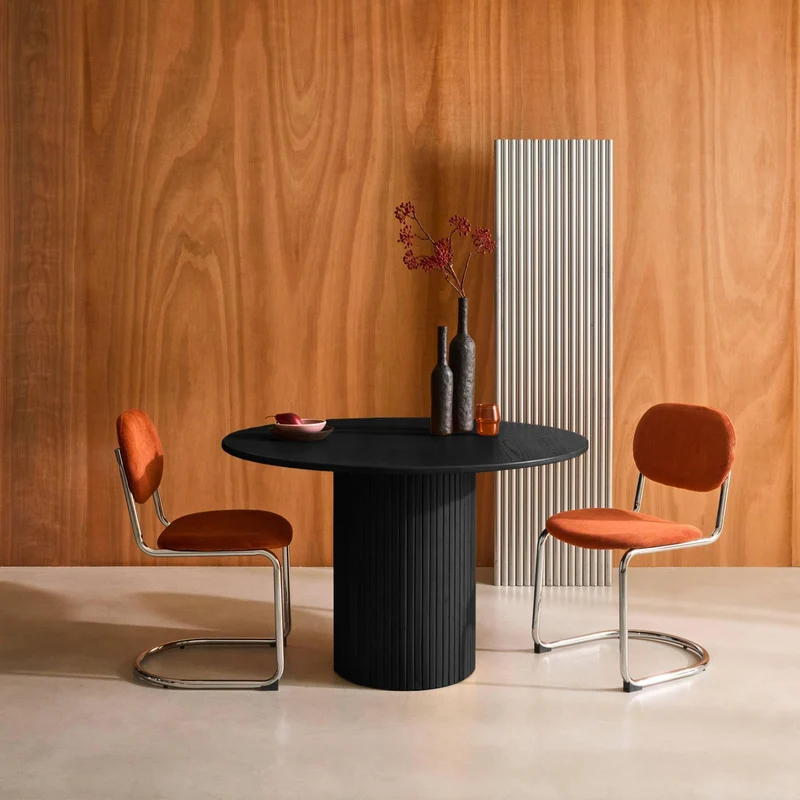 sweeek - Table à Manger Ronde Bois d'hévéa et placage chêne Noir 4 Places - Ø 115 x 73 cm - Estelle