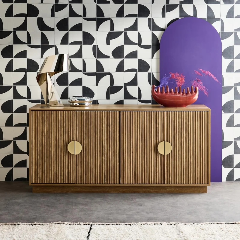 sweeek - Buffet Exotique 4 Portes. décor Bois de manguier rainuré. Buffet Bas. poignées en métal doré. L 160 x P 40 x H 75cm